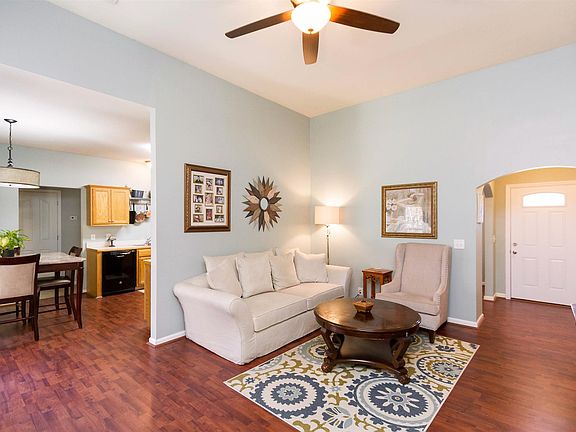 4th image of 214 Foster Dr