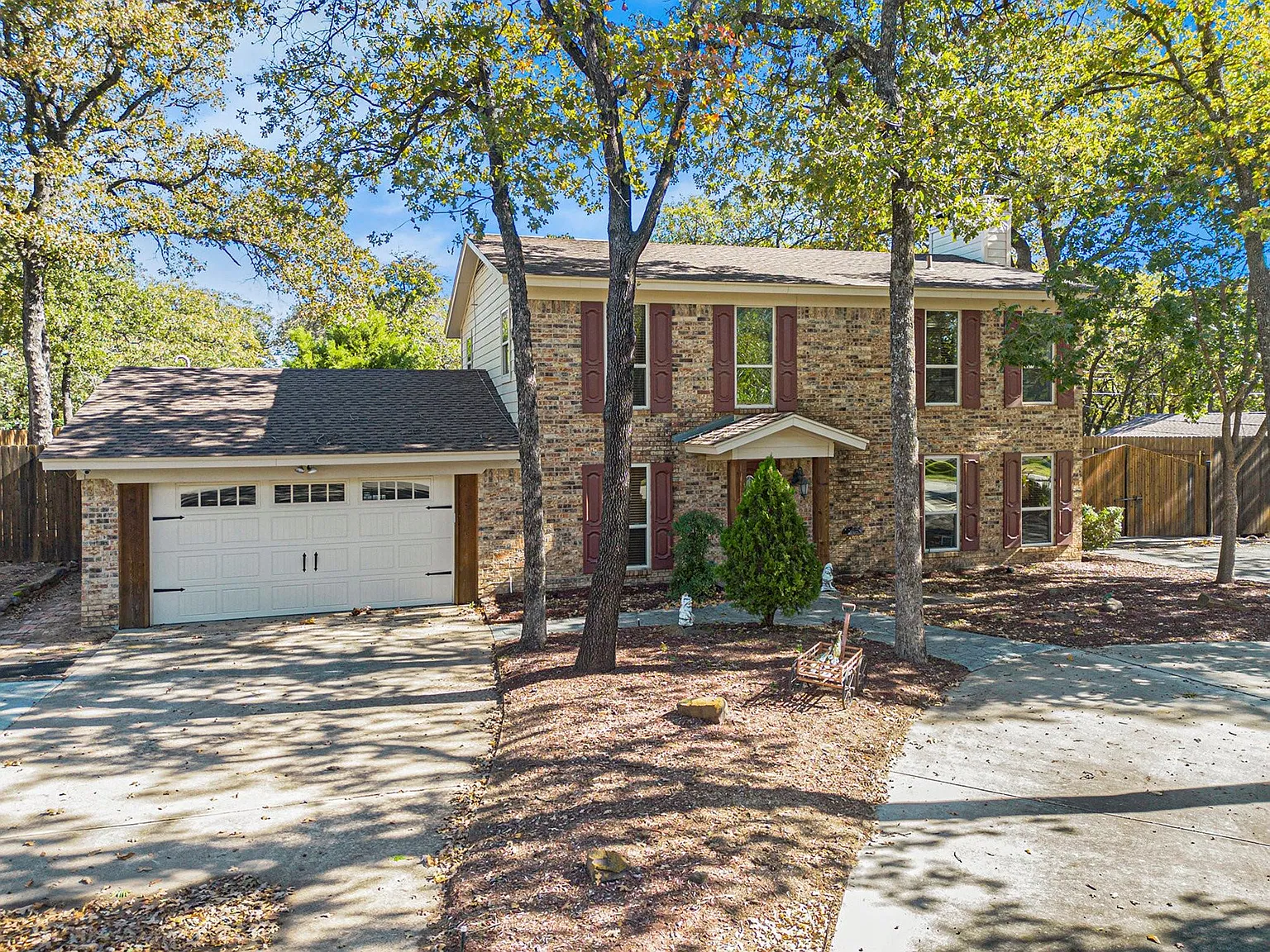 3 bed, 1936 sqft, $3,200 — Photo 1
