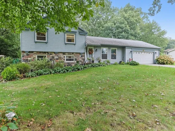16841 Colony Dr, South Bend, IN 46635