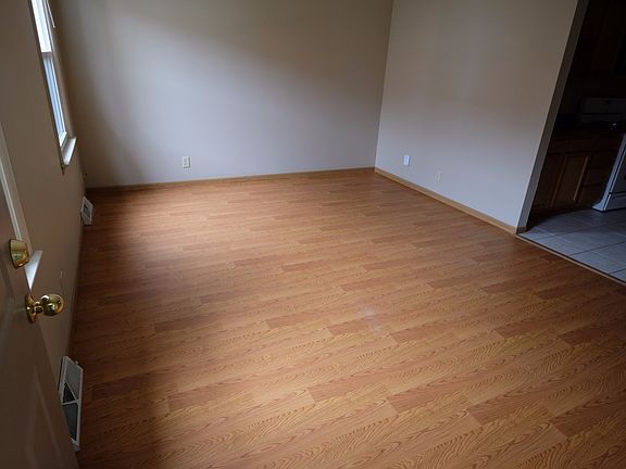 2nd image of 209 Eisenhower Dr #7