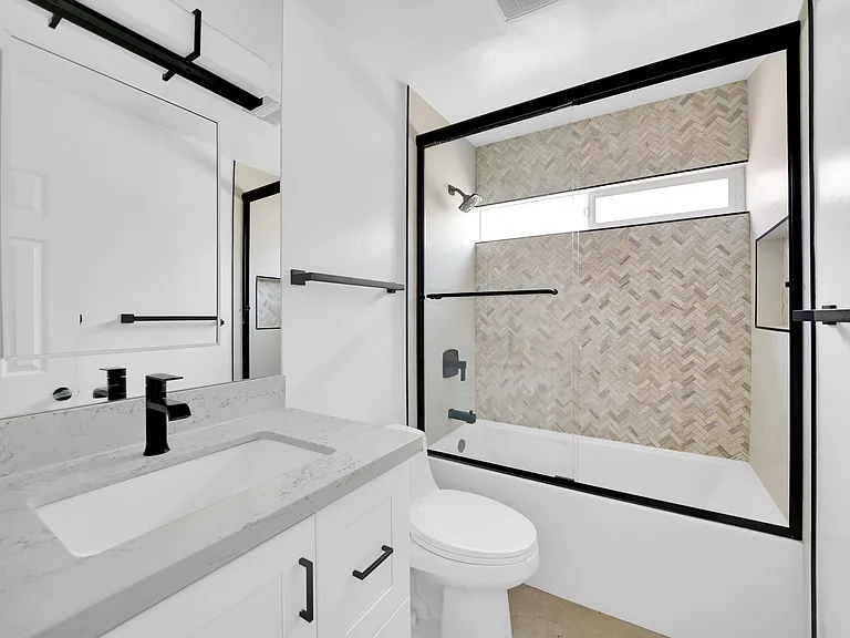 1024 W Balboa Blvd #C — Photo 11