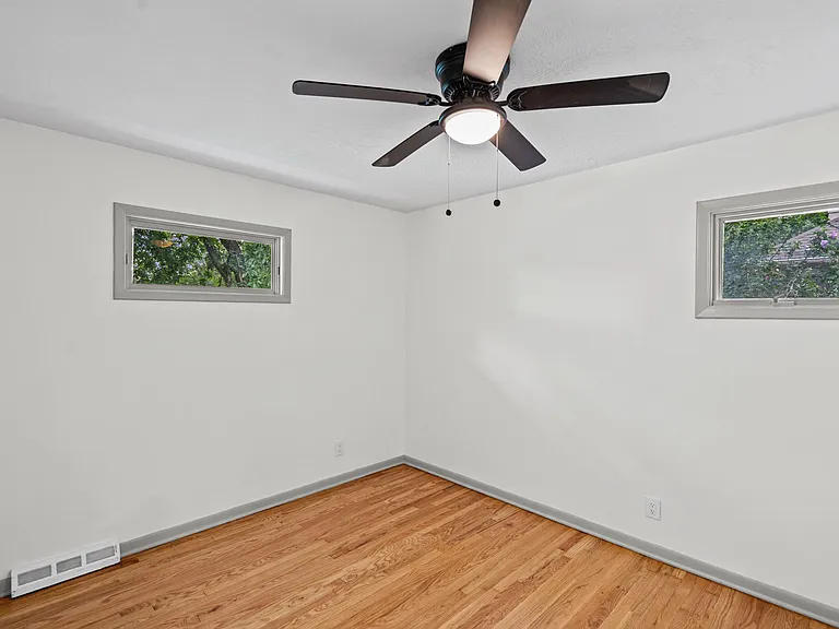 7809 Rosewood Dr — Photo 20