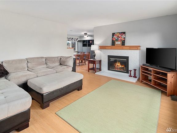 4th image of 6225 35th Way SE