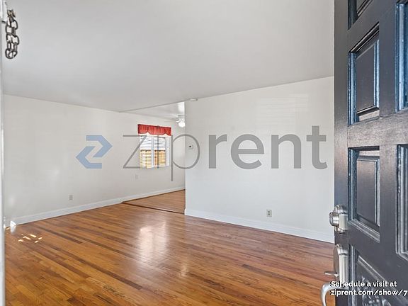 5th image of 3534 E Hills Dr