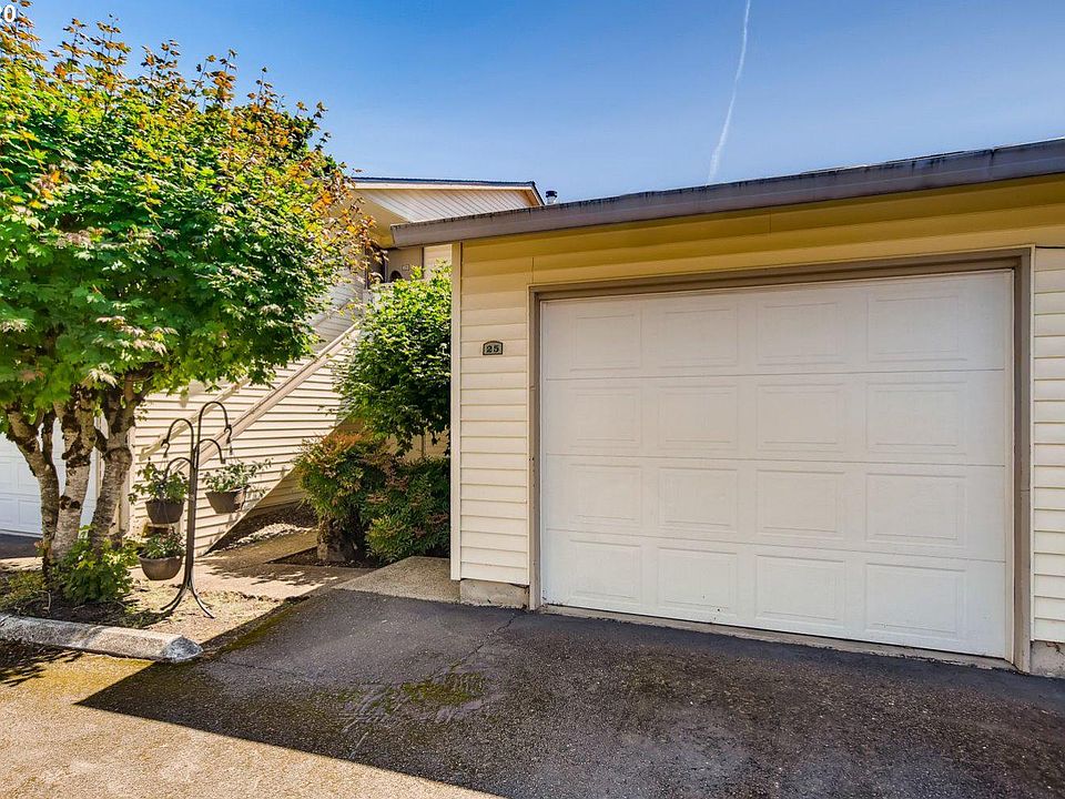 1st image of 514 SE 157th Ave Unit 25