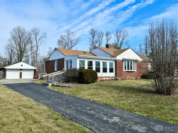 3966 Graham Dr, Dayton, OH 45431