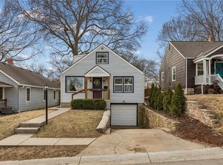 2003 W 47th Ter, Westwood, KS 66205