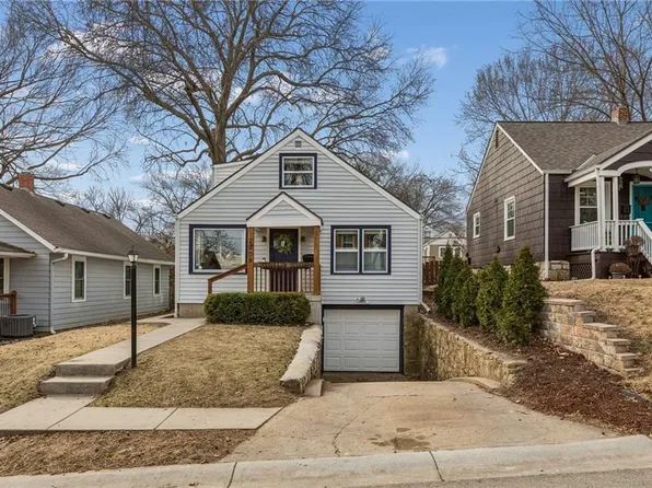 2003 W 47th Ter, Westwood, KS 66205