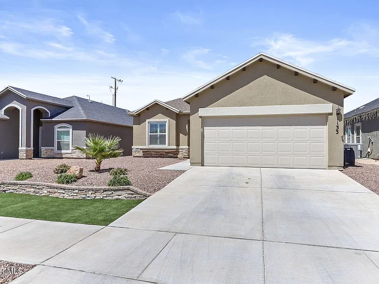 1133 Indigo Sky St — Photo 2