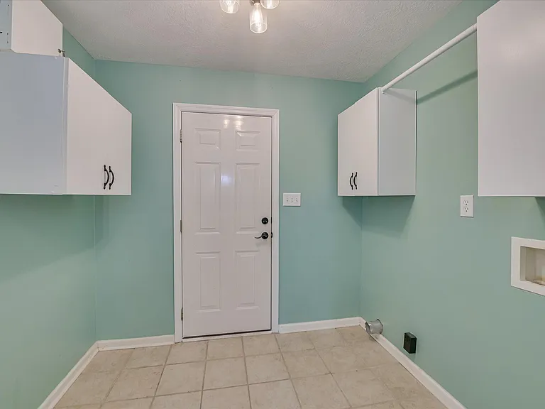 2037 Magnolia Pkwy — Photo 24