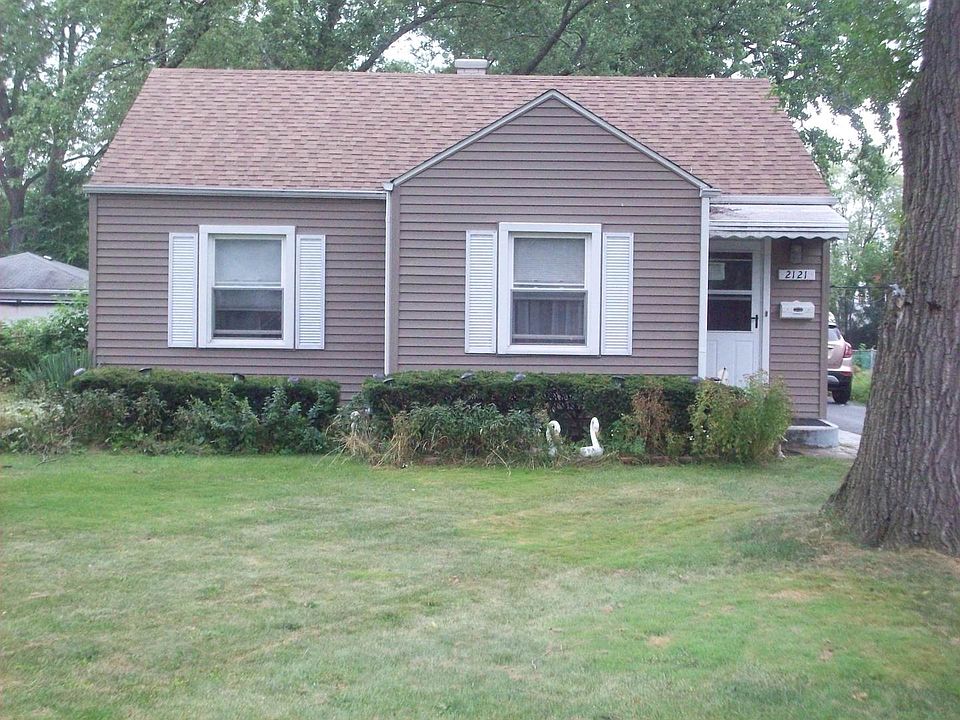 1st image of 2121 Emerson Ave