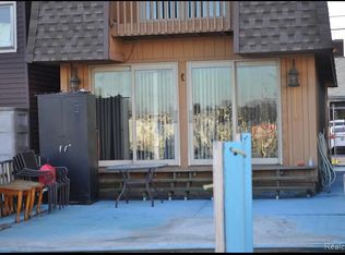 19.5 Walnut St, Wyandotte, MI 48192