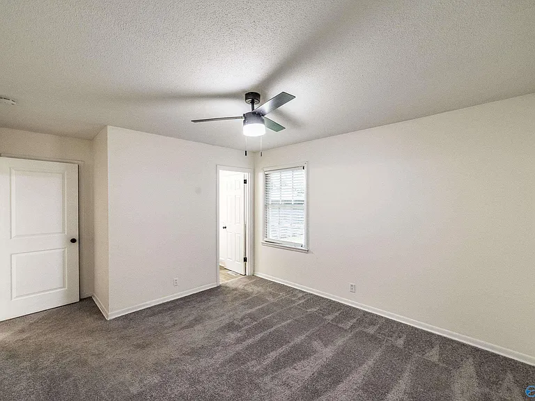 307 Meadowbrook Dr SE — Photo 10