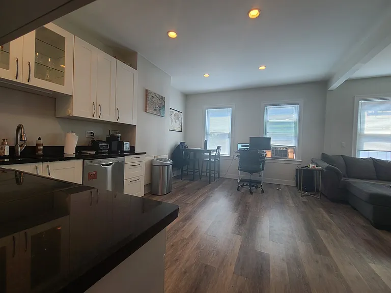 3 Sayward Pl #2 — Photo 3