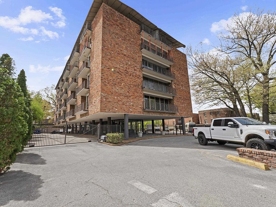 1st image of 2195 Poplar Ave APT 207