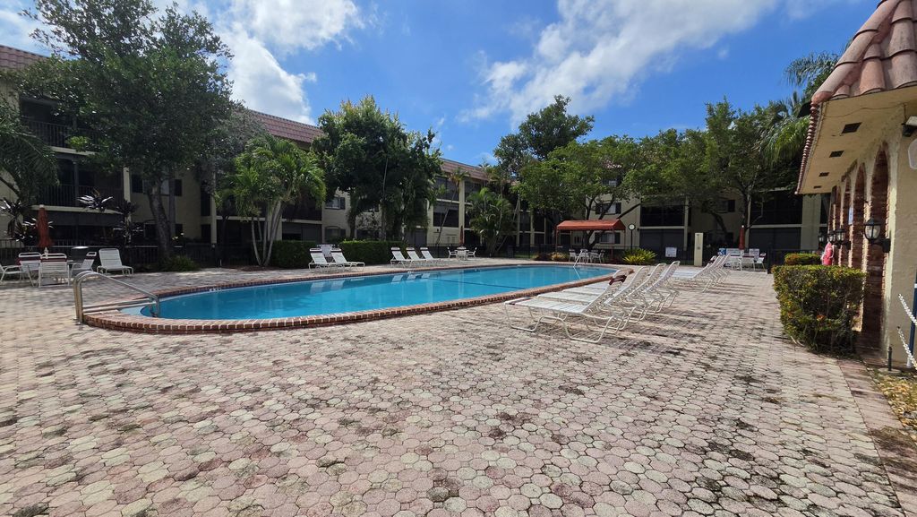 257 S Cypress Road #408, photo 2