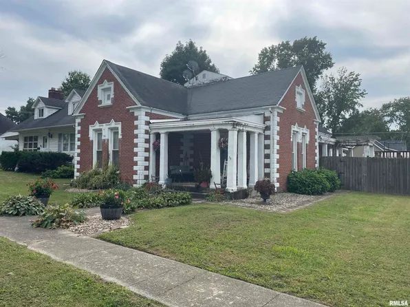 109 S 9th St, Herrin, IL 62948