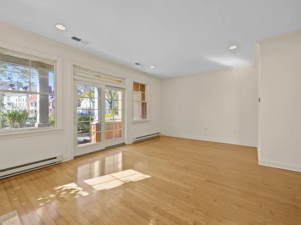 1 Intrepid Place image 7 of 38