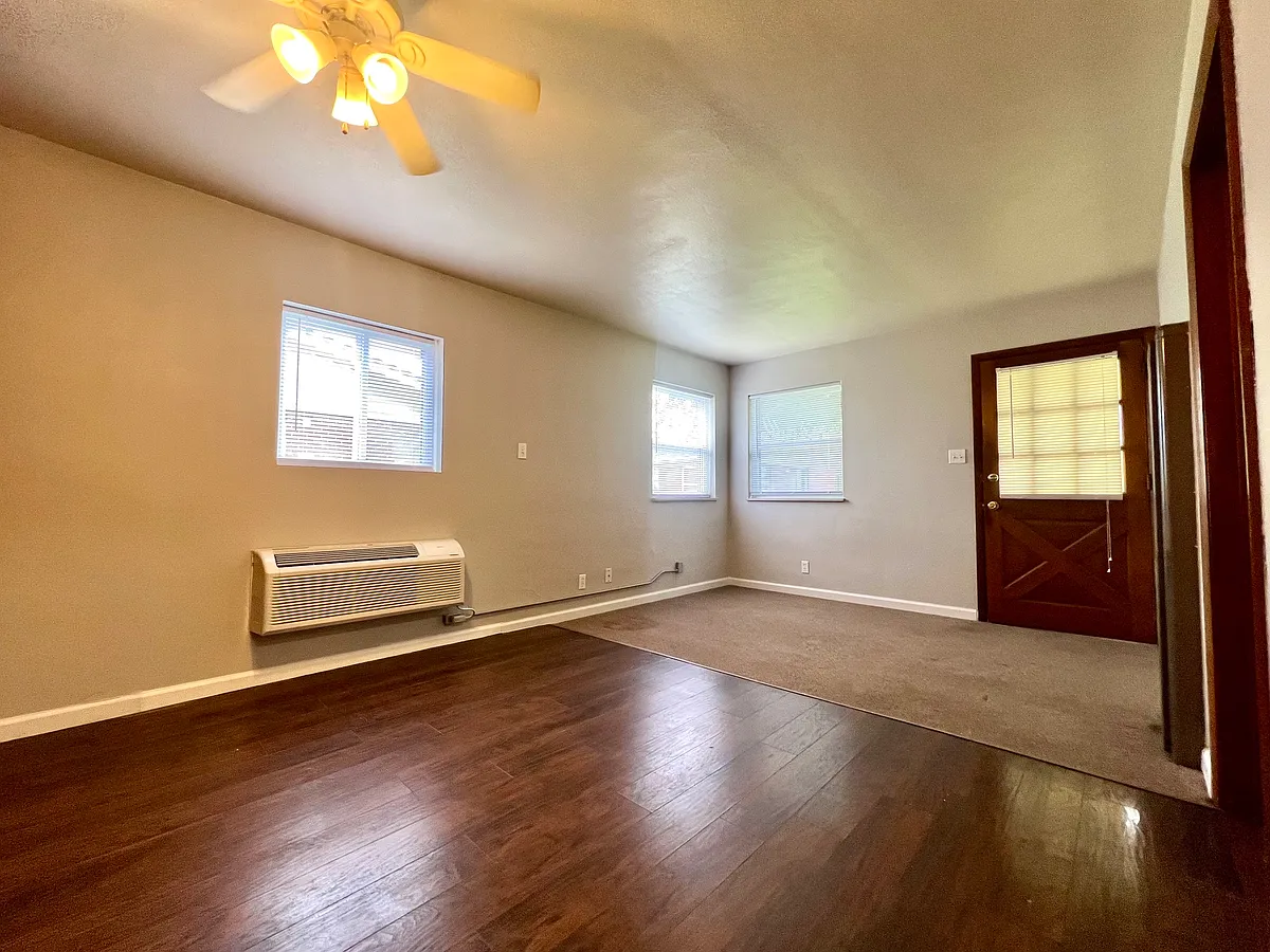 Building Photo - 57 Kingery Ct #24