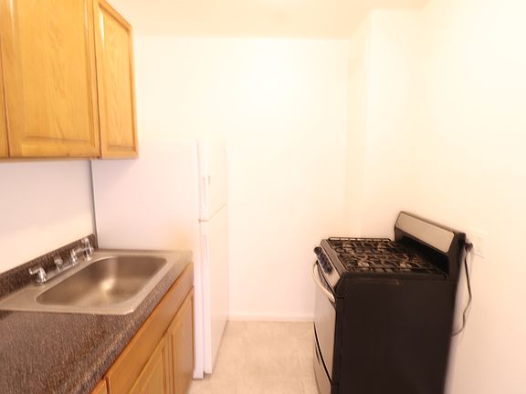 3rd image of 132-25 Maple Ave #607