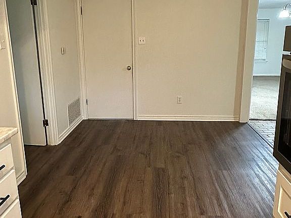 Dining area in kitchen