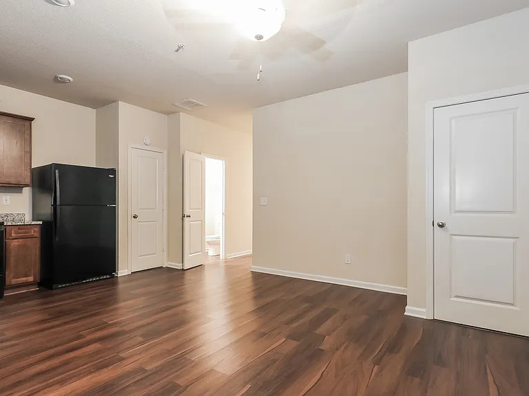 308 Highwood Ln — Photo 3