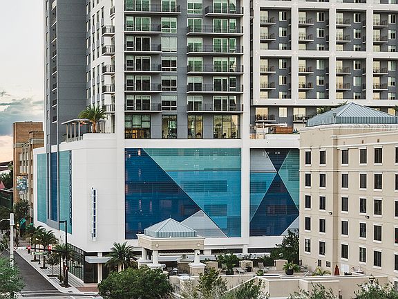 Convenient location close to downtown Orlando