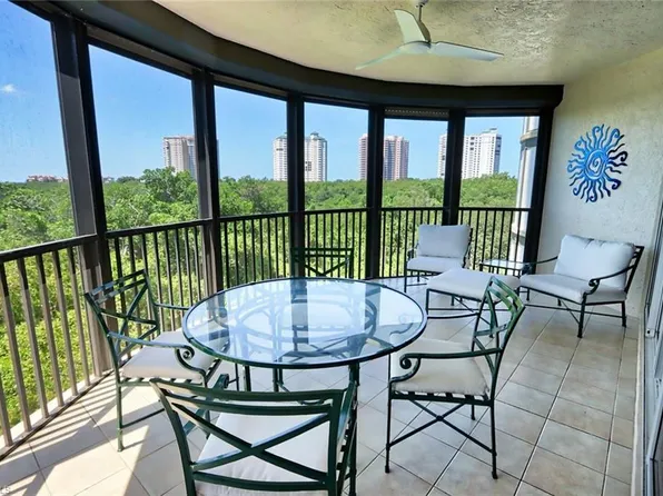 8990 Bay Colony Dr APT 301, Naples, FL 34108