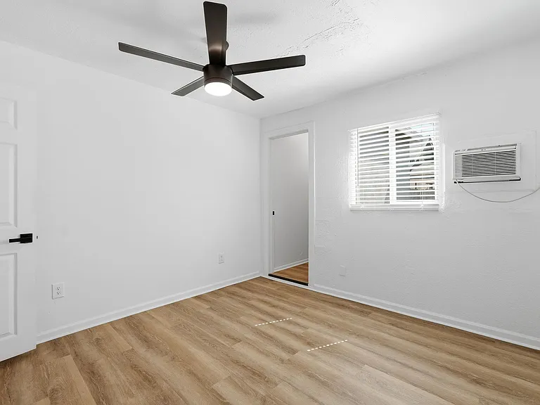 325 N 15th St #2 — Photo 14