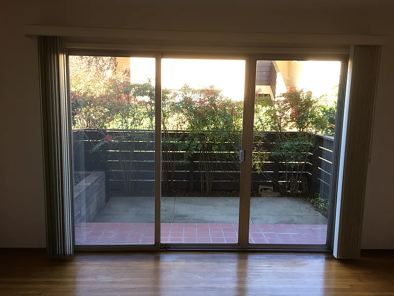 270 Waverley St #12 — Photo 8