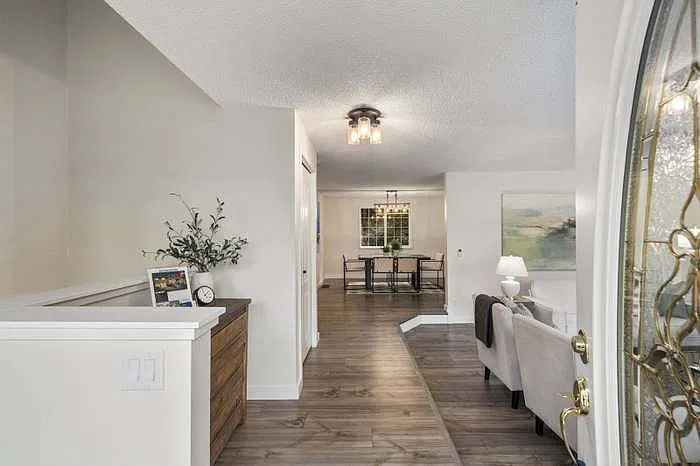 3 bed, 2.5 bath, 2500 sqft, $3,500 — Photo 4