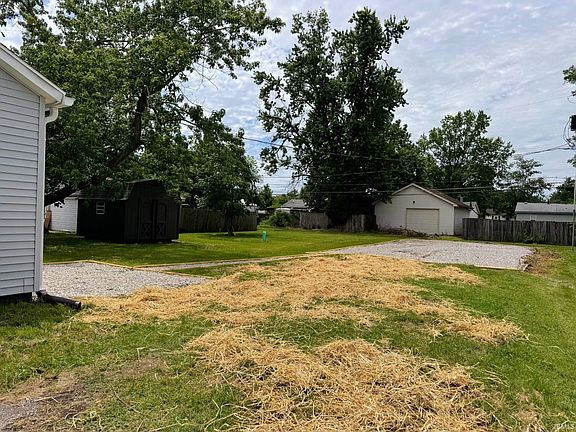 3rd image of 5814 N Fares Ave