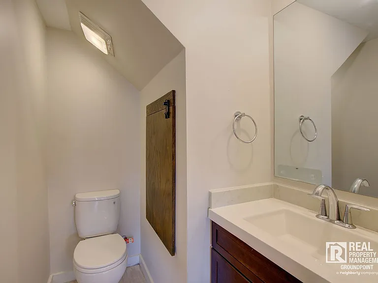 134 Congress St #B — Photo 10