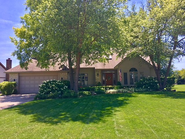 1st image of 6227 Inverurie Dr W
