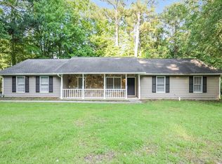 10916 Clearwater Dr, Hampton, GA 30228