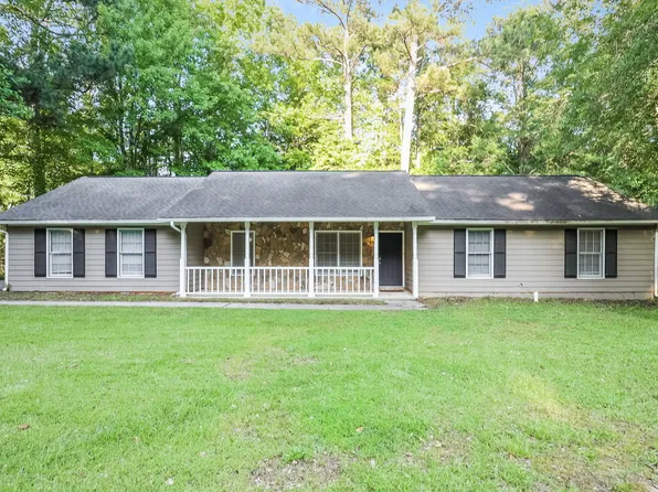 10916 Clearwater Dr, Hampton, GA 30228