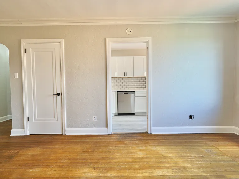 Apartments On Academy — Photo 47
