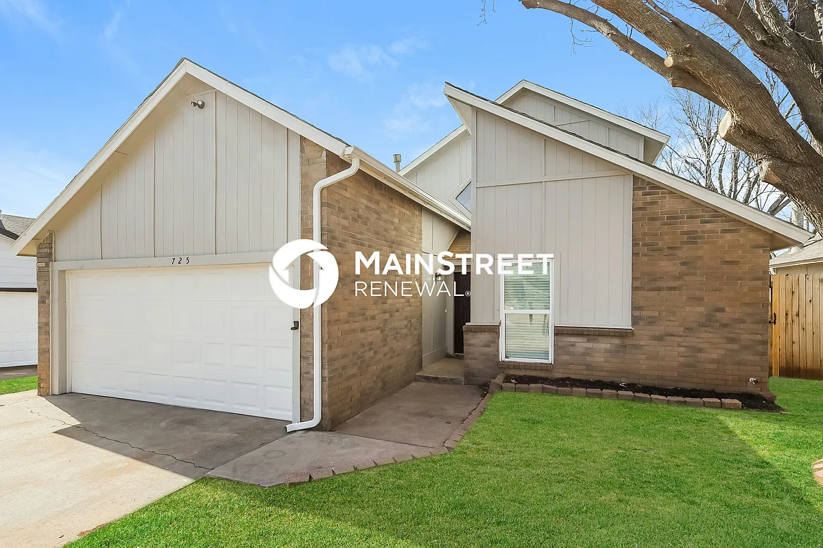 Front View - 725 Lapwing Rd