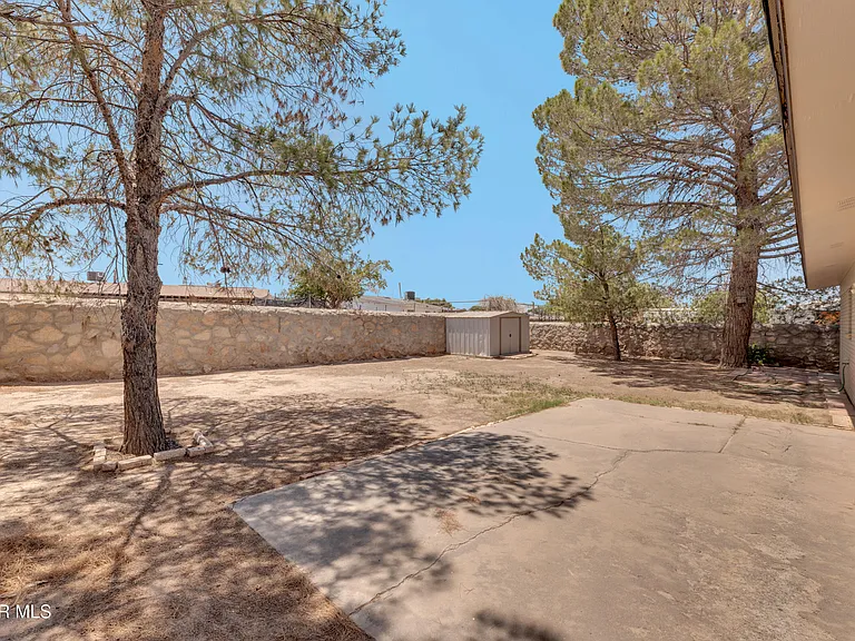228 Caribe Cir — Photo 31