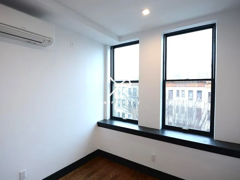 812 Saint Johns Pl #4 — Photo 4