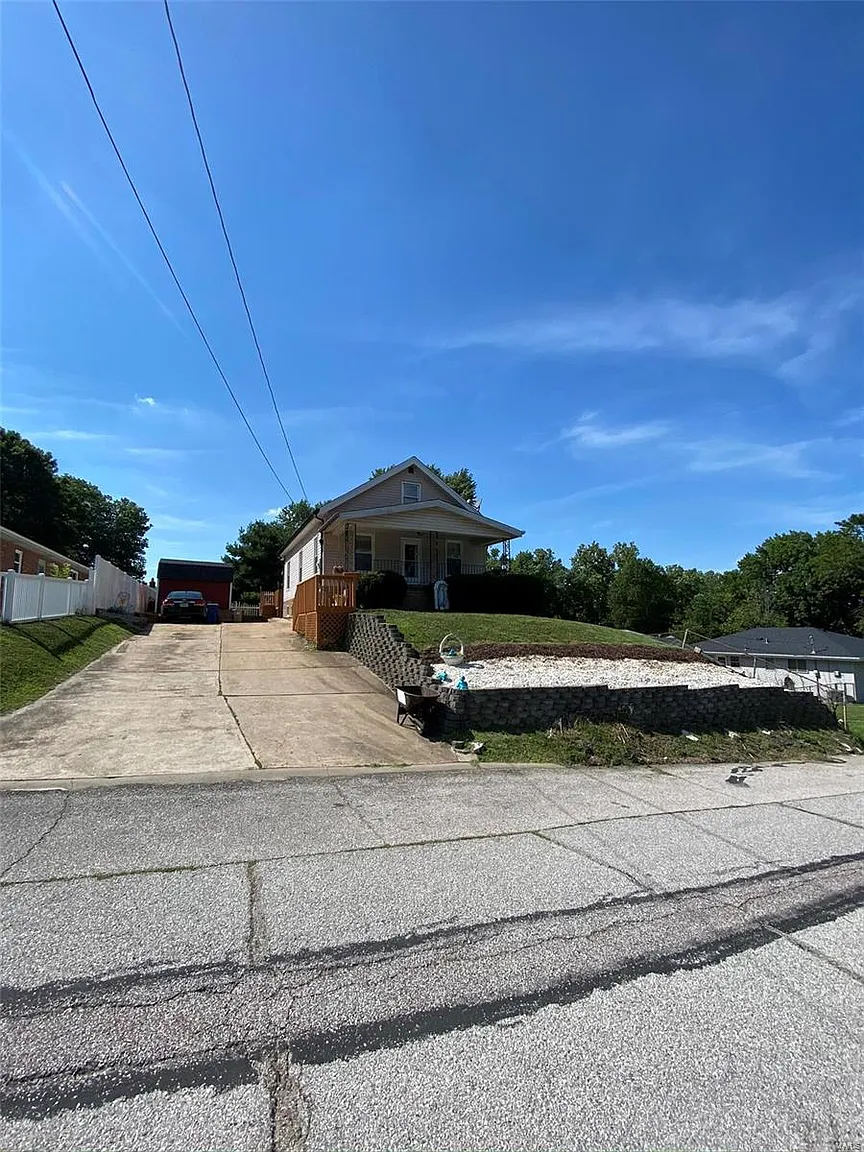 525 E Dallas Ct photo 1