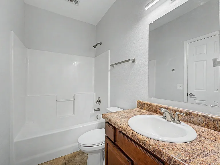 4435 W Pecan St — Photo 16