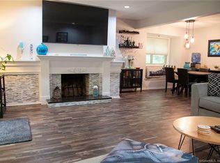 108 Library Ln UNIT 108, Simsbury, CT 06070