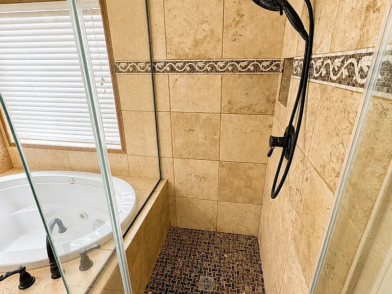 621 Marbella Ct — Photo 24