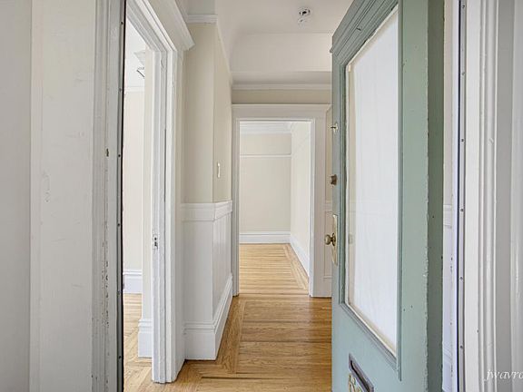 2nd image of 610 Ashbury St #608