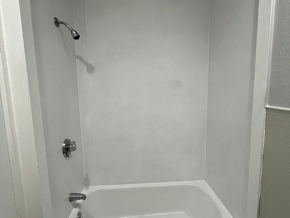 1st image of 558 Plymouth Ave #1L