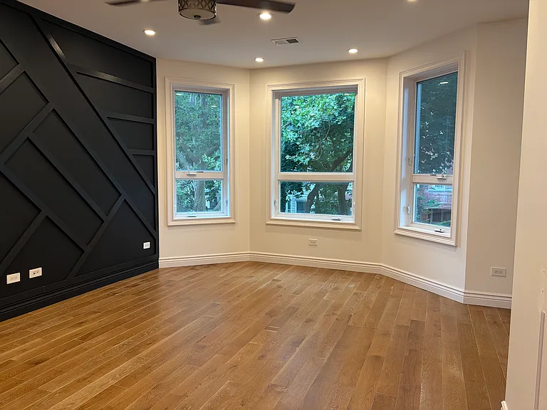 2821 N Springfield Ave #2 — Photo 8