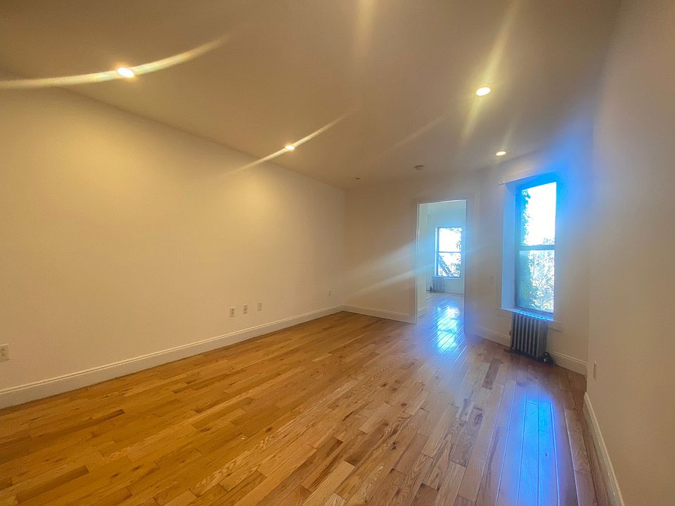 1st image of 126 E 101st St #4Y