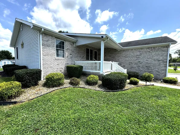 117 S Jackson St, Medora, IN 47260