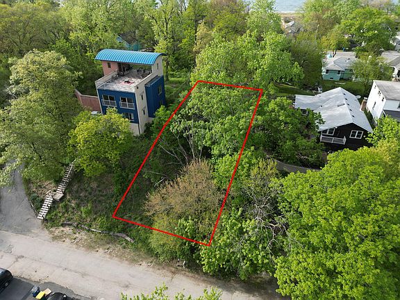 4th image of 7632 Maple St
